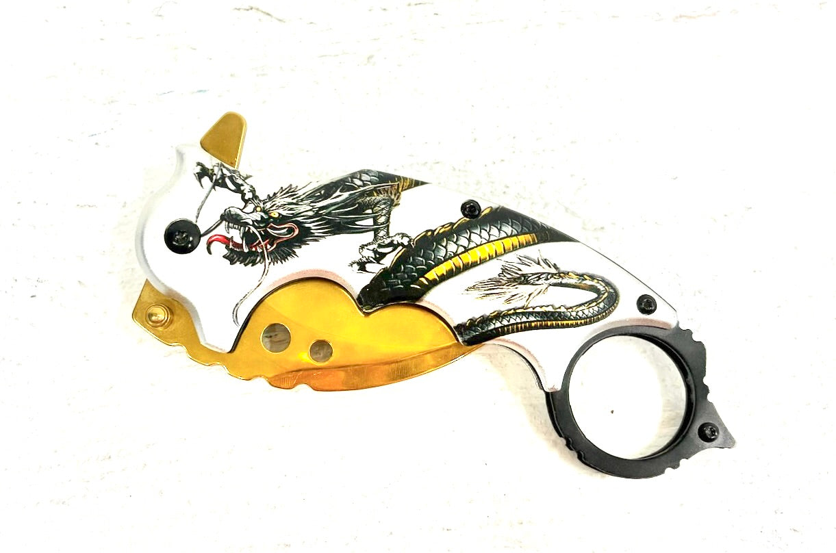 Karambit Knife: Dragon design handle