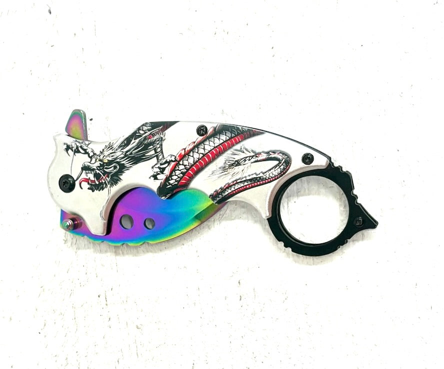 Karambit Knife: Dragon design handle