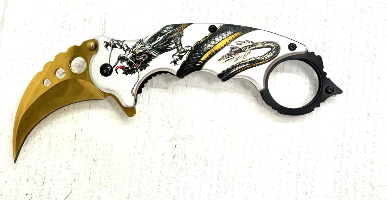 Karambit Knife: Dragon design handle