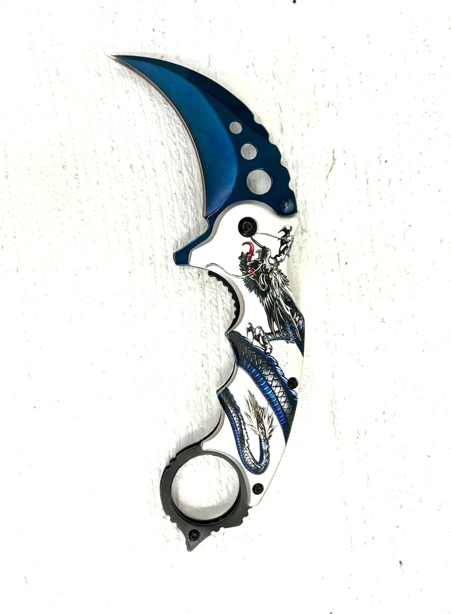 Karambit Knife: Dragon design handle